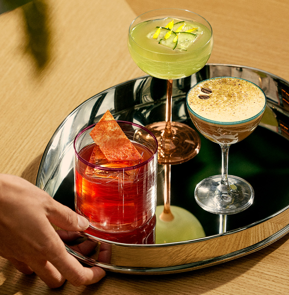 A Set of 2 Martini Glasses 3