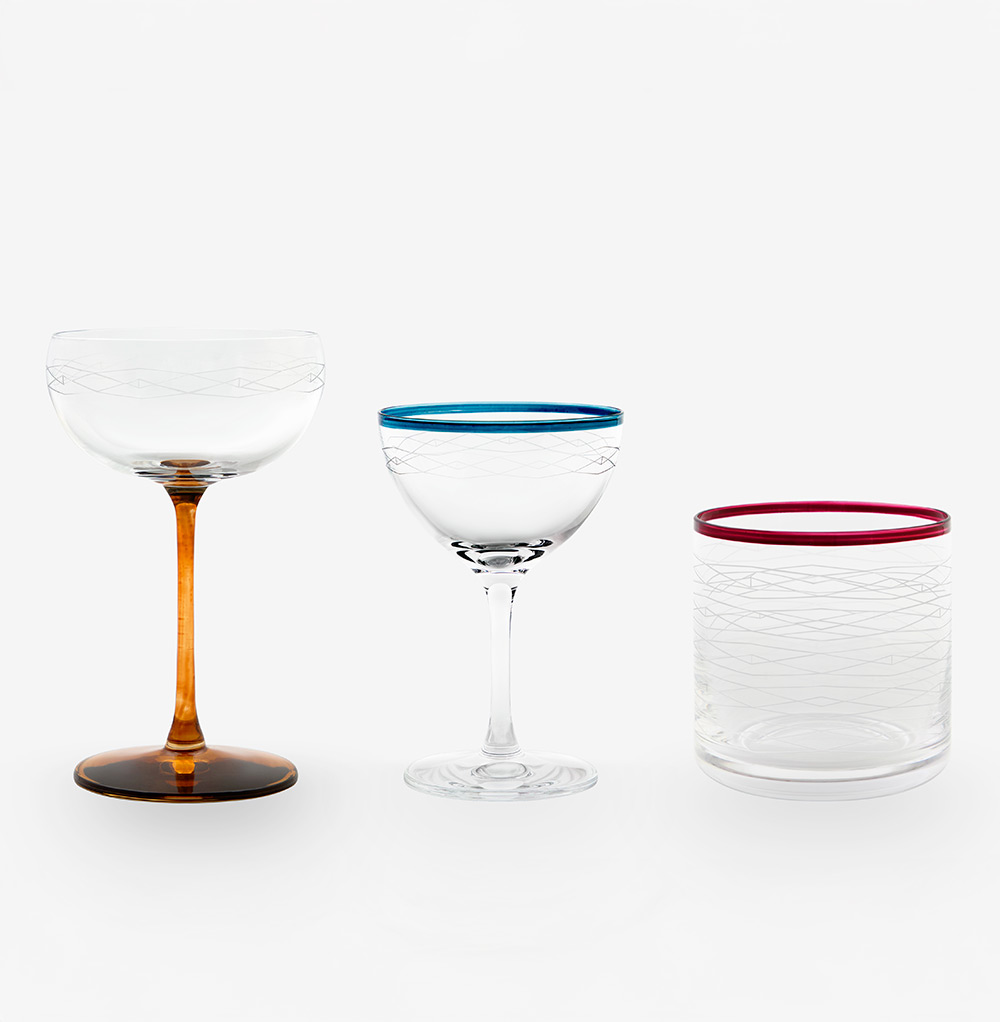 A Set of 2 Old Fashioned Glasses 4